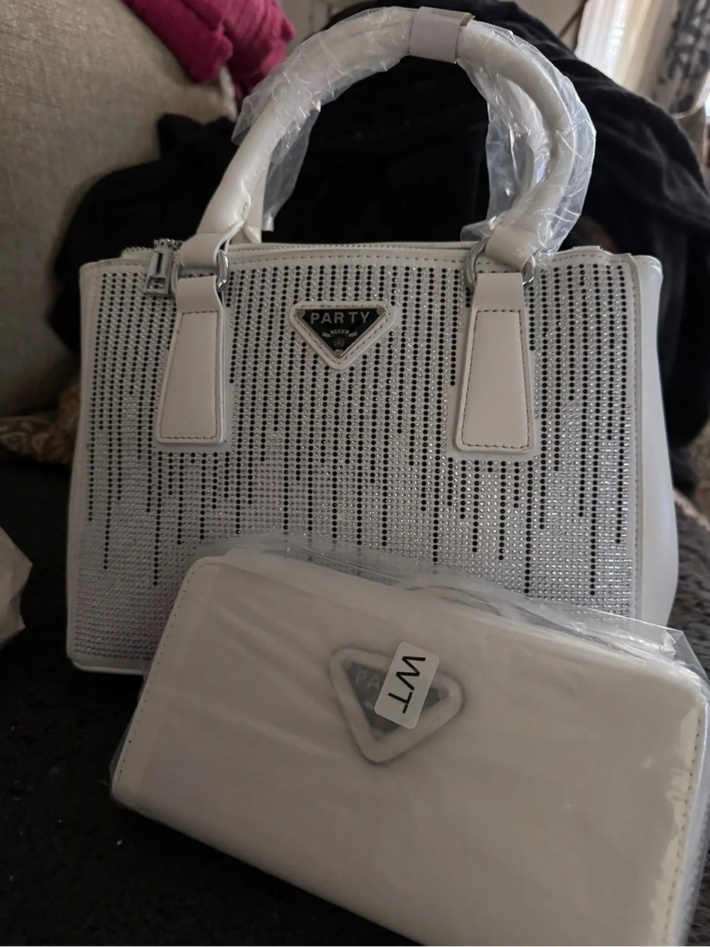 BUYERS GIVEAWAY 8/22